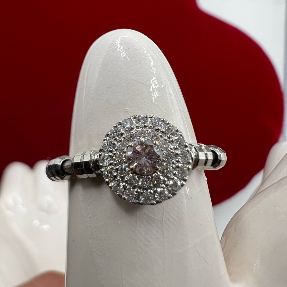 Fancy Light Orangey Pink Diamond